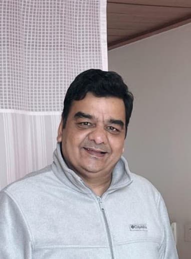 Dr. Vineet Gupta